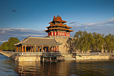 国产精品久久久久久久久动漫：奇幻之旅，匠心独运，国产动漫新篇章-1