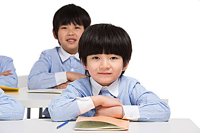 又疼又叫打扑克软件：“又疼又叫”打扑克软件走红网络：娱乐新选择引发隐私安全担忧