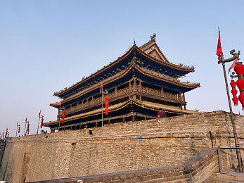白丝脚：潮流新现象：白色丝袜脚部造型引发社会热议，时尚与争议交织