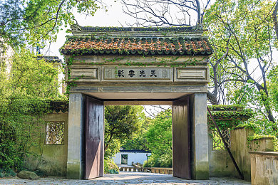 绿巨人app二维码：绿巨人应用二维码引领便捷生活新潮流，安全使用指南揭晓-2