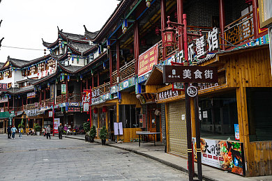 拍戏时滑进去了h周莹：荧幕娇花意外跌落，周莹康复路引粉丝热切期盼